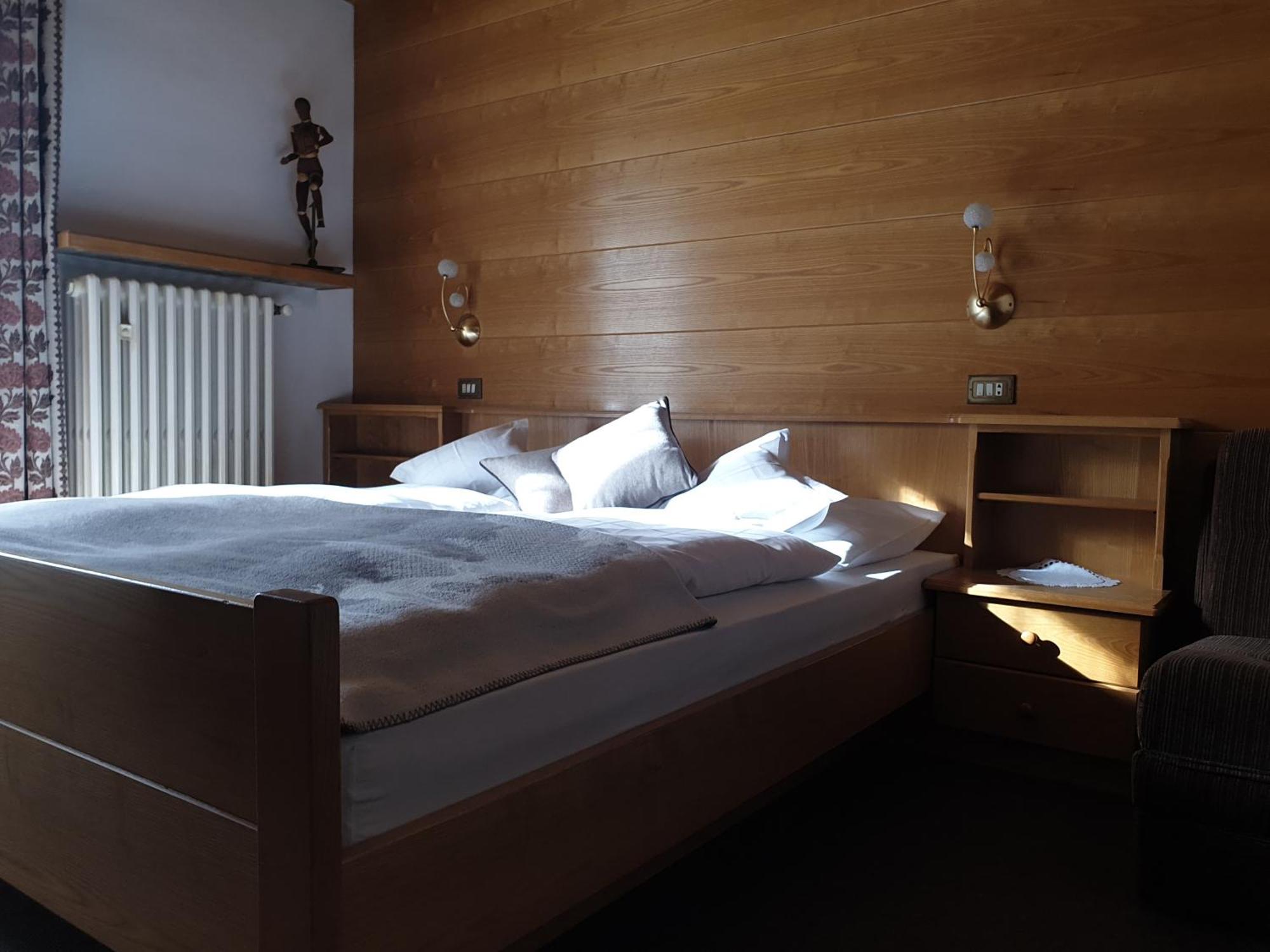 Garni Le Chalet Santa Cristina Val Gardena ภายนอก รูปภาพ