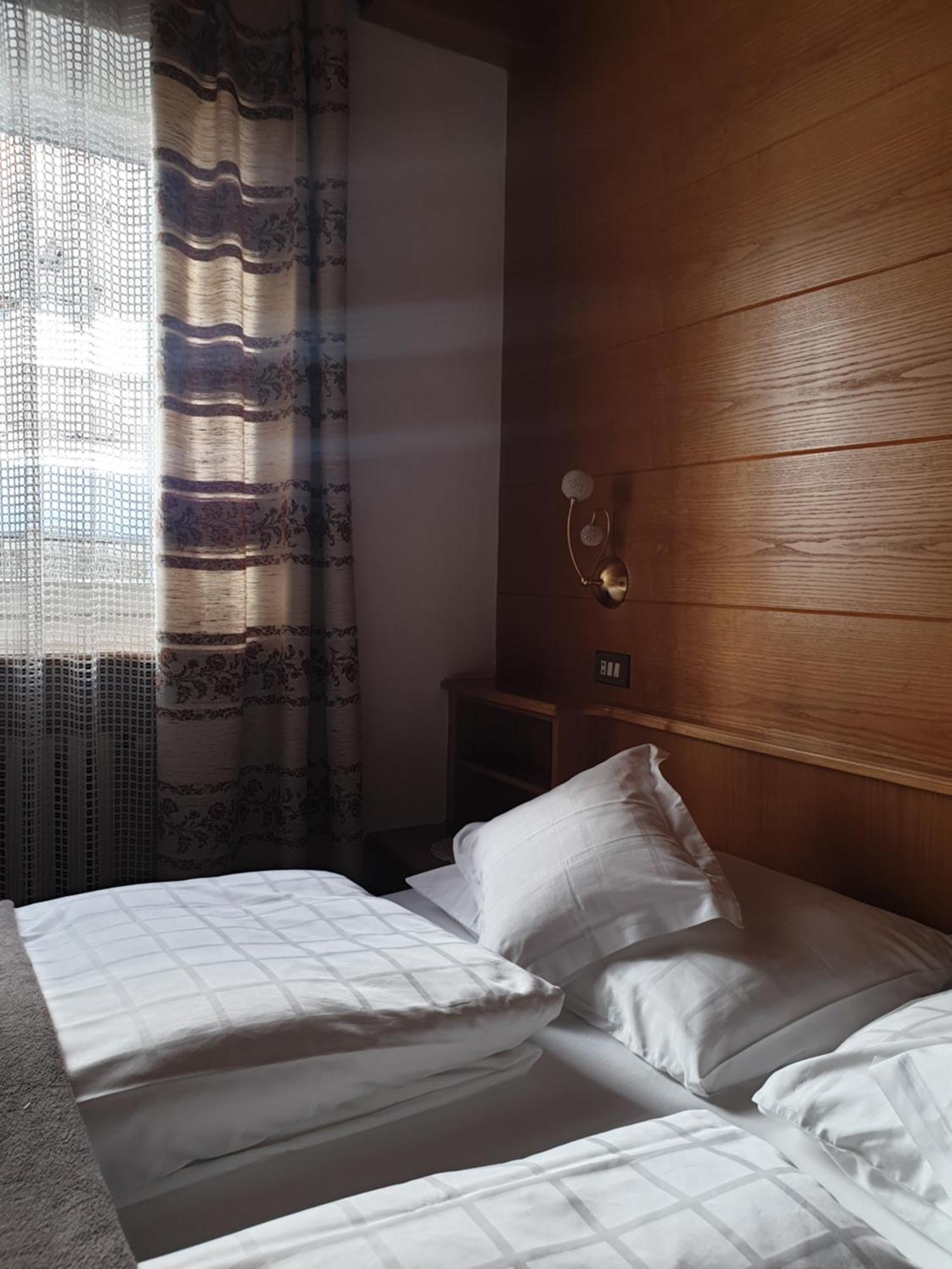 Garni Le Chalet Santa Cristina Val Gardena ภายนอก รูปภาพ