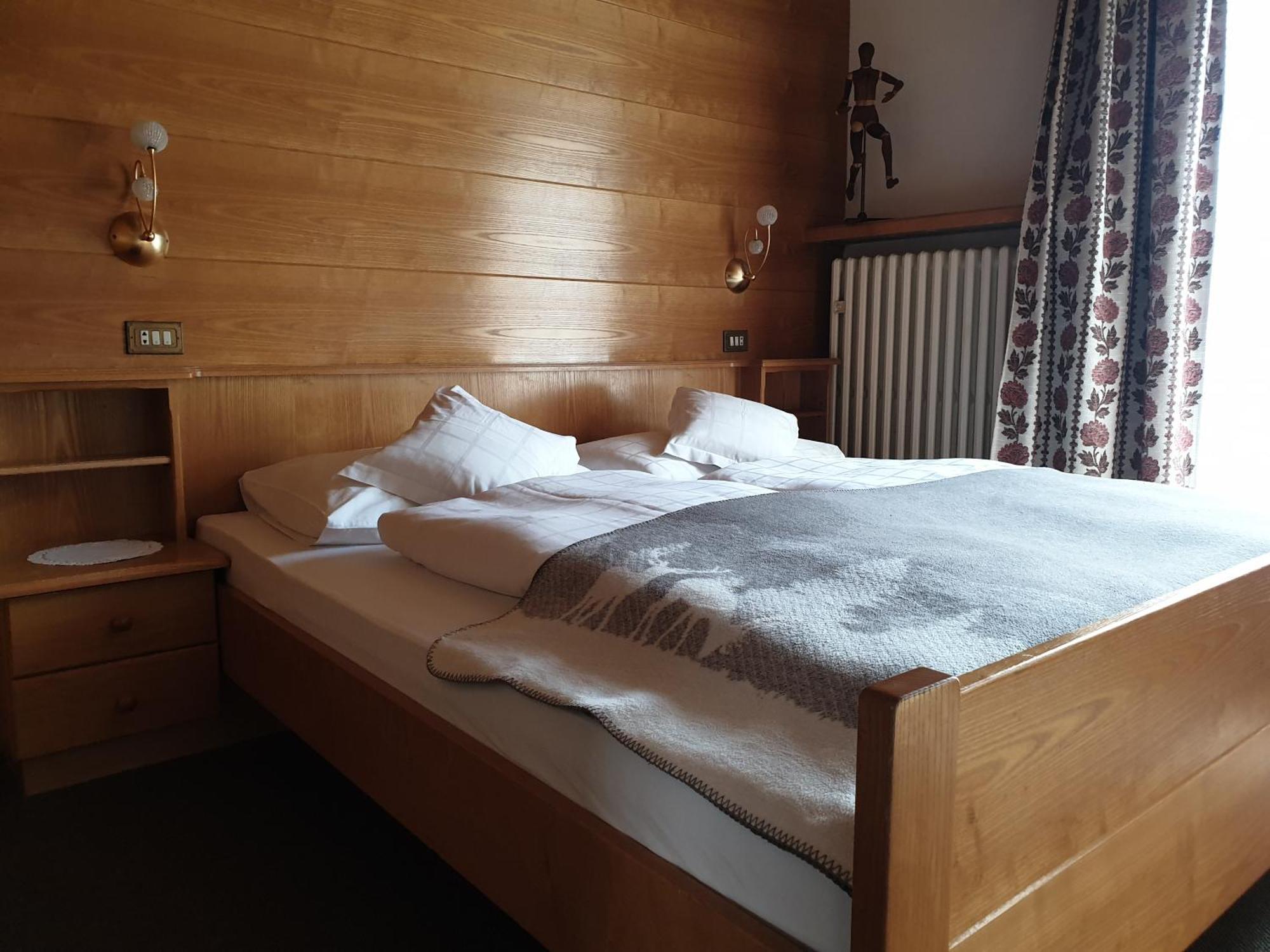 Garni Le Chalet Santa Cristina Val Gardena ภายนอก รูปภาพ
