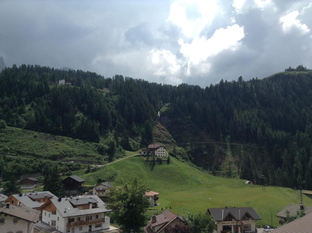 Garni Le Chalet Santa Cristina Val Gardena ภายนอก รูปภาพ
