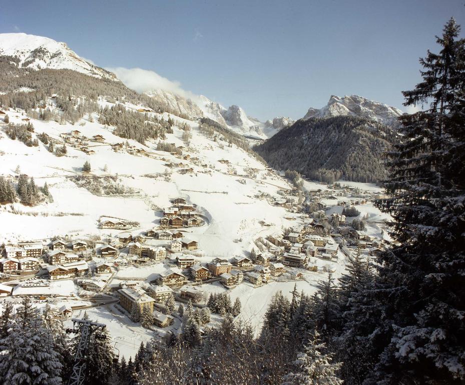 Garni Le Chalet Santa Cristina Val Gardena ภายนอก รูปภาพ