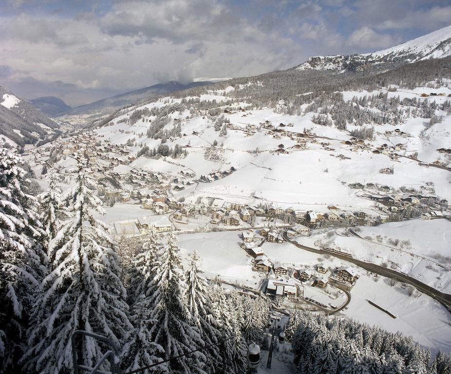 Garni Le Chalet Santa Cristina Val Gardena ภายนอก รูปภาพ