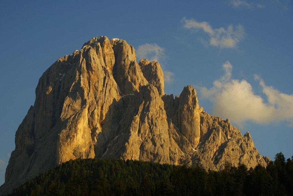 Garni Le Chalet Santa Cristina Val Gardena ภายนอก รูปภาพ