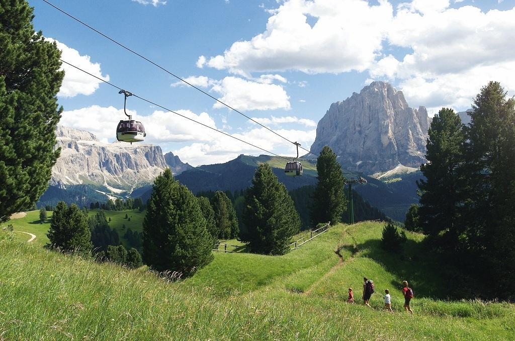 Garni Le Chalet Santa Cristina Val Gardena ภายนอก รูปภาพ