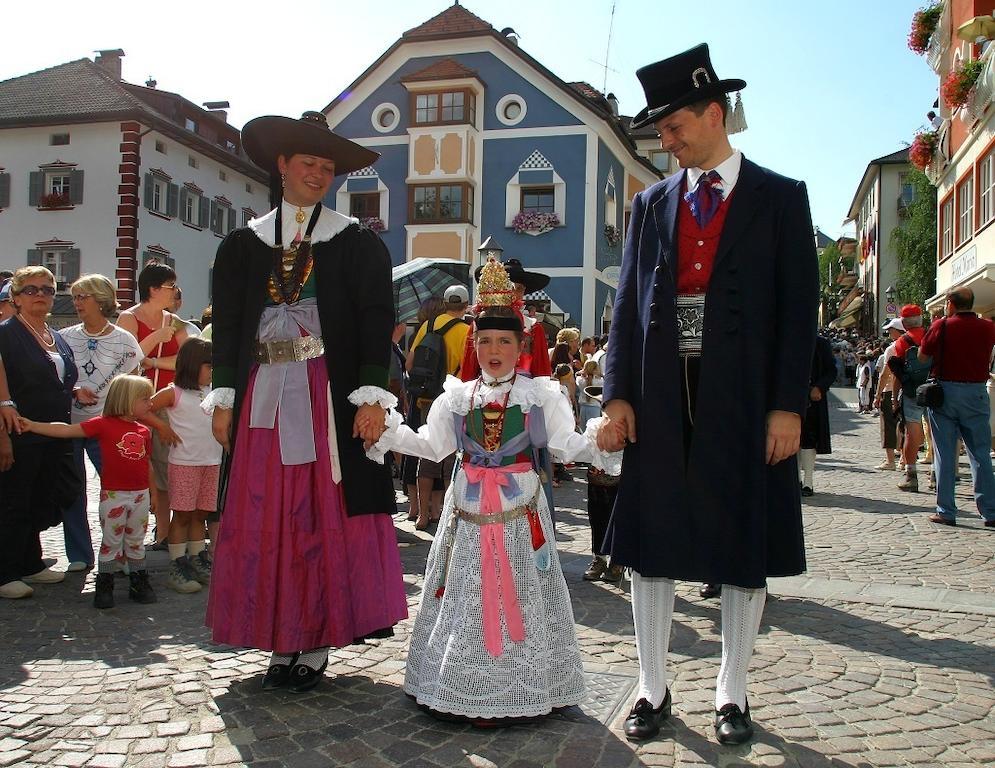 Garni Le Chalet Santa Cristina Val Gardena ภายนอก รูปภาพ